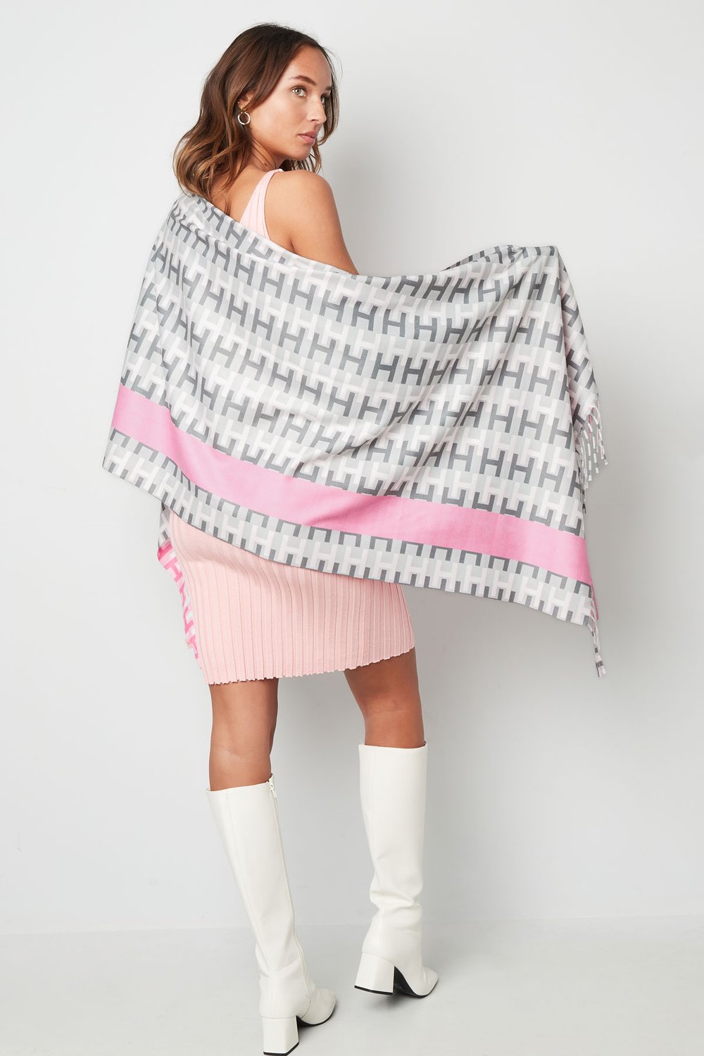 letter H scarf h5Picture5